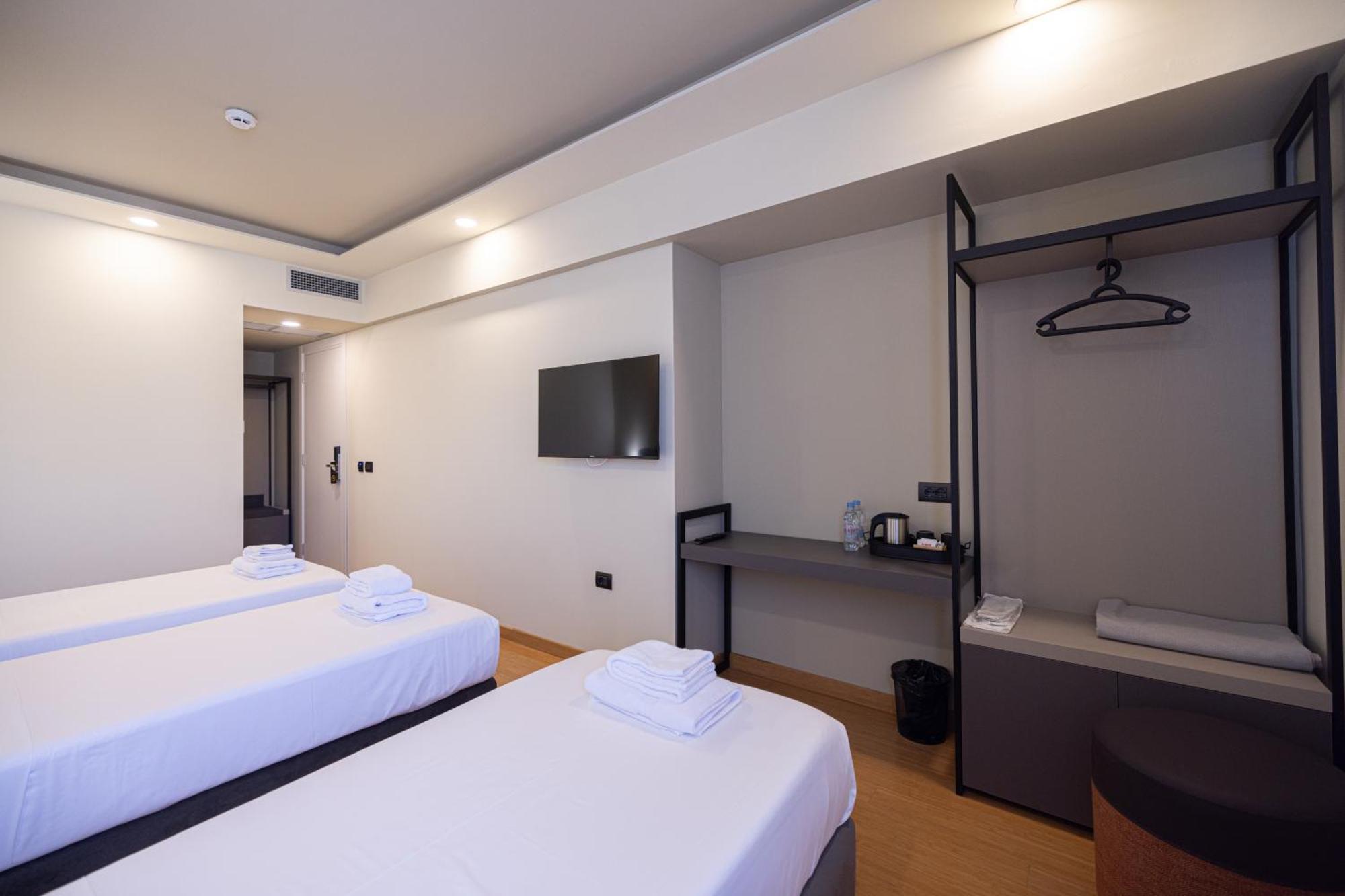 Green Boutique Hotel Вльора Екстер'єр фото
