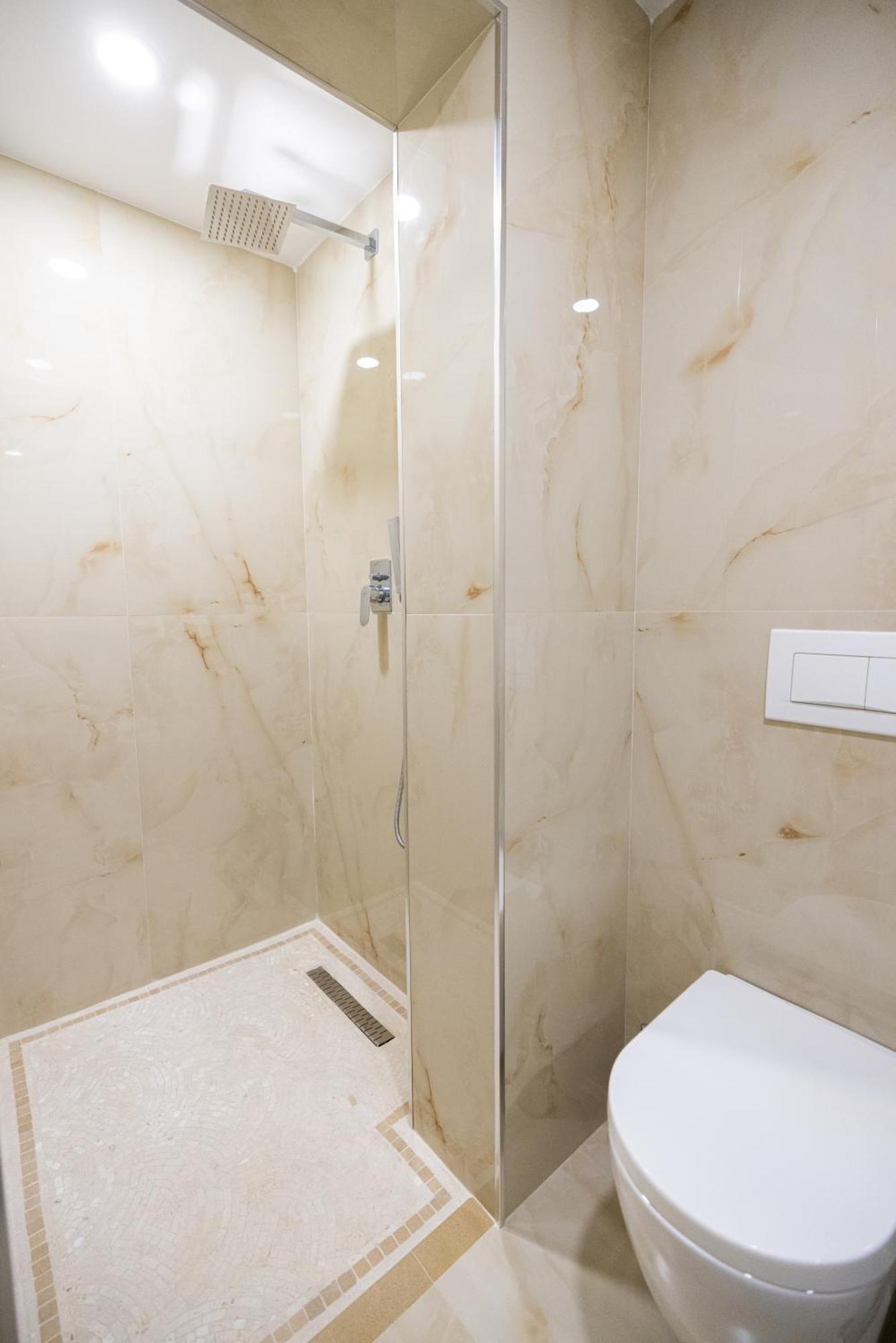 Green Boutique Hotel Вльора Екстер'єр фото