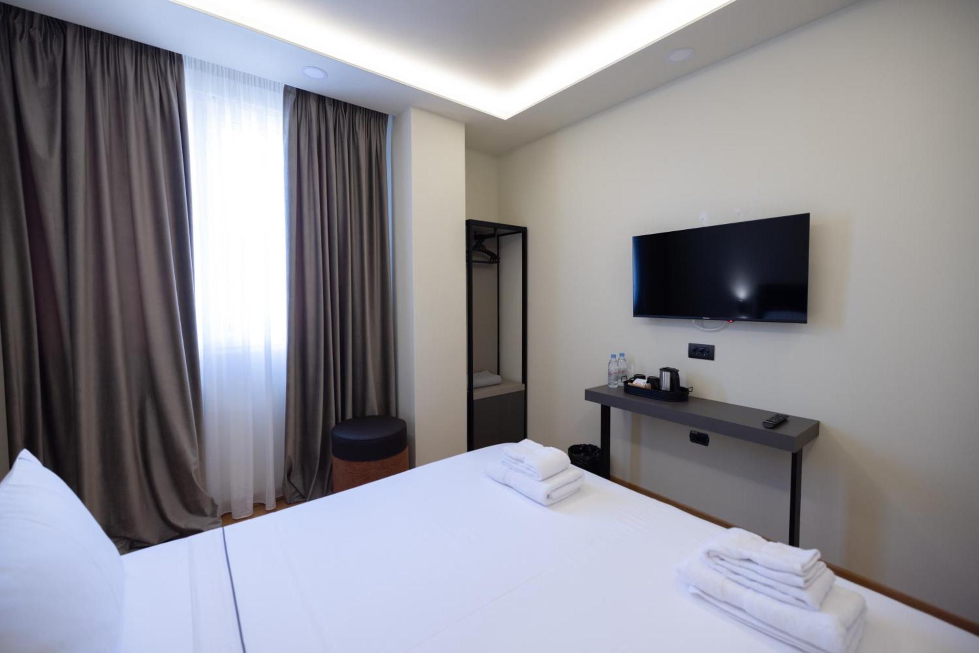 Green Boutique Hotel Вльора Екстер'єр фото