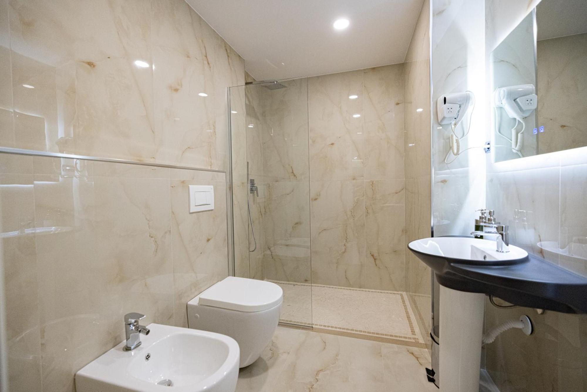 Green Boutique Hotel Вльора Екстер'єр фото