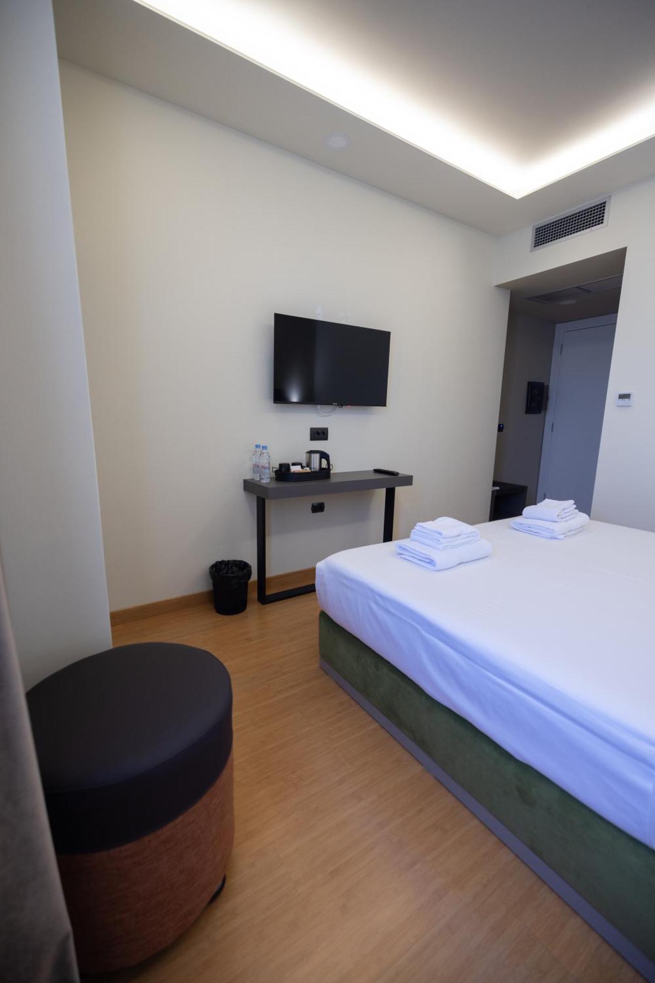Green Boutique Hotel Вльора Екстер'єр фото